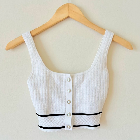 Aritzia quilted Sculpt Knit Scoop neck top - Picture 1 of 5